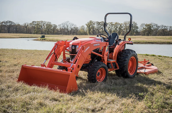 LA805 FRONT LOADER W 2 LEVER QUICK ATTACH 72" BUCKET