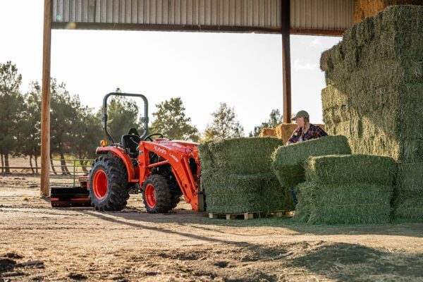 LA526 FRONT LOADER W 2 LEVER QUICK ATTACH 66" BUCKET - Image 4