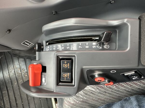 M6-141DTC-F-1 - 141 - HP POWER SHIFT CAB - Image 3